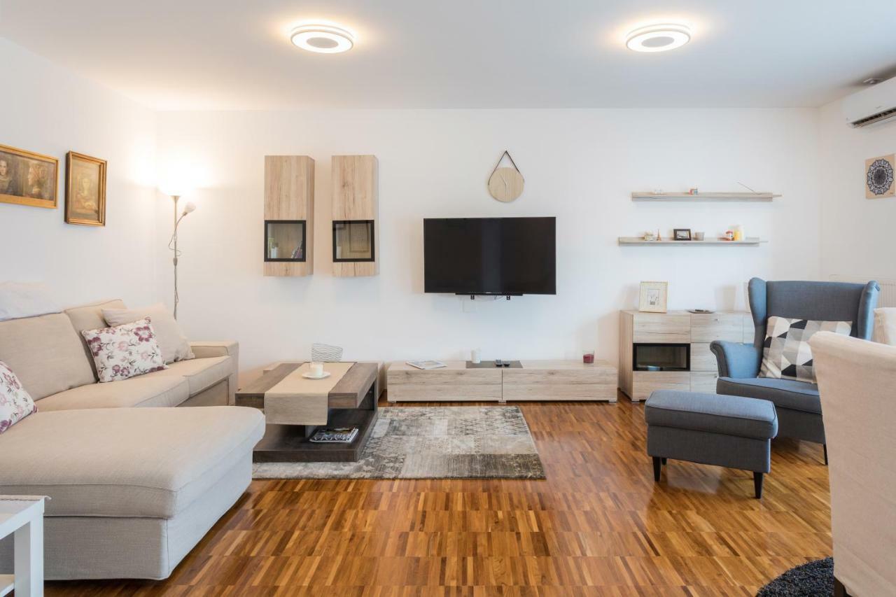 Spacious 2Bdr Apartment - Free Parking Zagreb Buitenkant foto